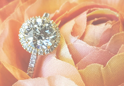 TOP 10 DON’TS WHEN BUYING AN ENGAGEMENT RING