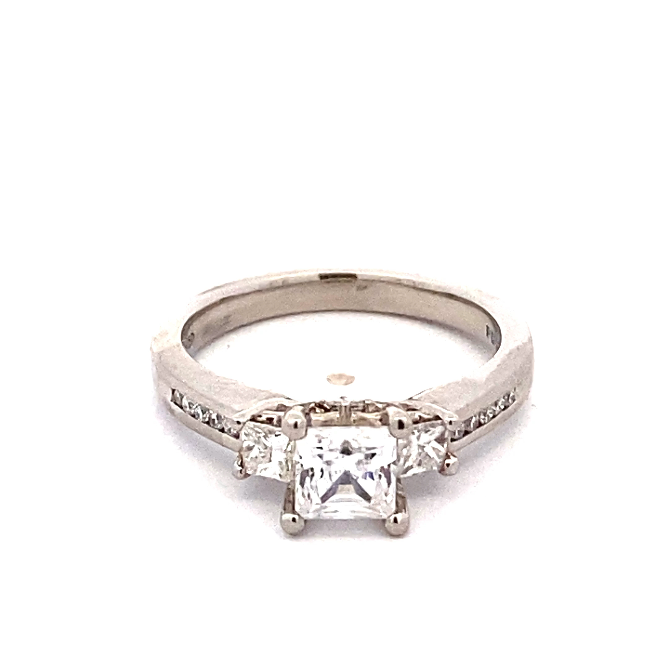 Smith's  Engagement Ring 31V114D